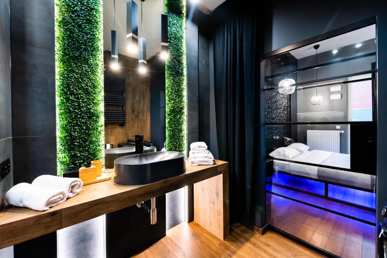 New Praga Ladies' & Gentlemen's Apartment